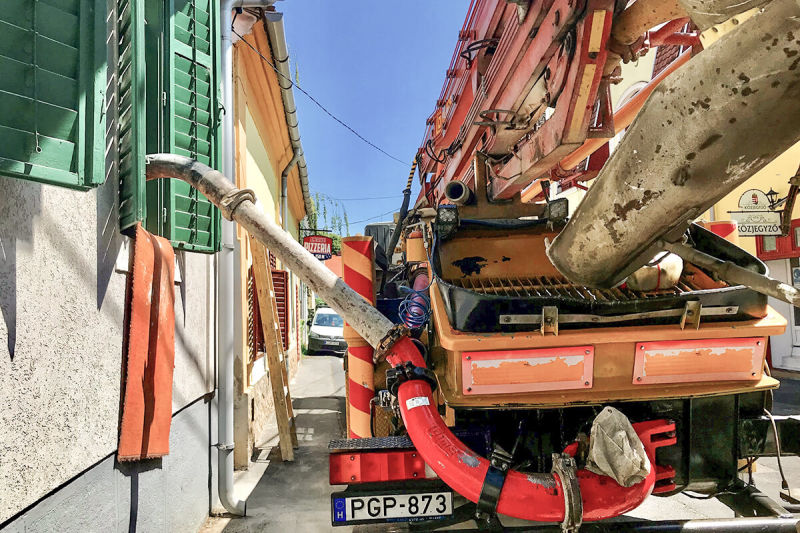 Betonlogisztika - csarnokbetonozás csőtelepítés Keszthely