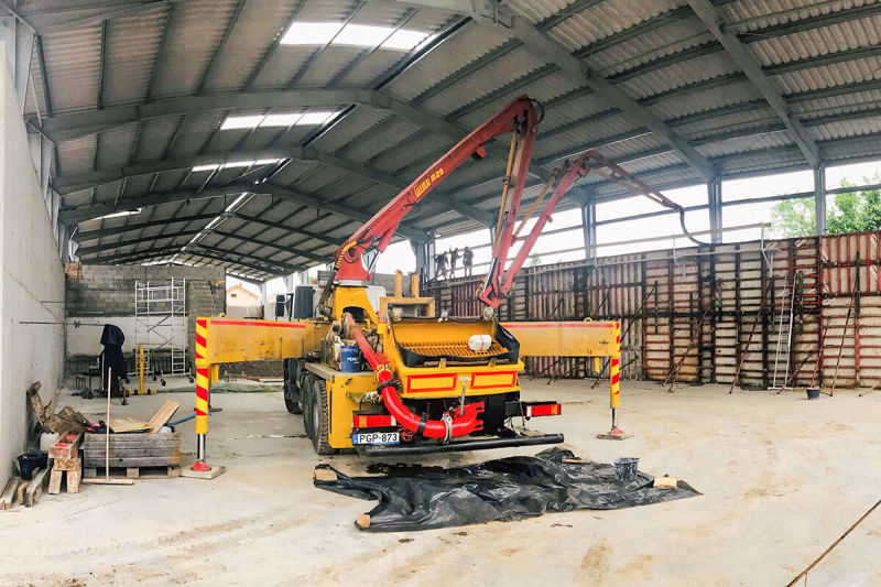 Betonlogisztika - csarnokbetonozás támfal Zalaegerszeg