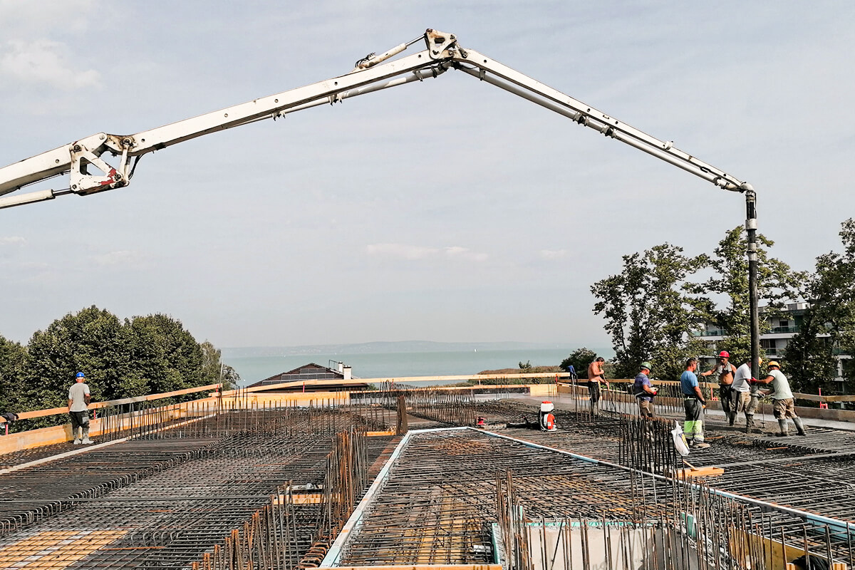 Betonlogisztika - betonpumpa födémbeton Gyenesdiás