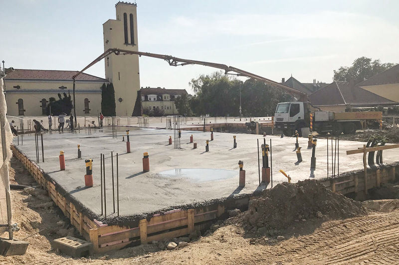 Betonlogisztika - betonpumpa síklemezbetonozás