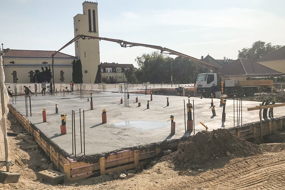 Betonlogisztika - betonpumpa síklemezbetonozás